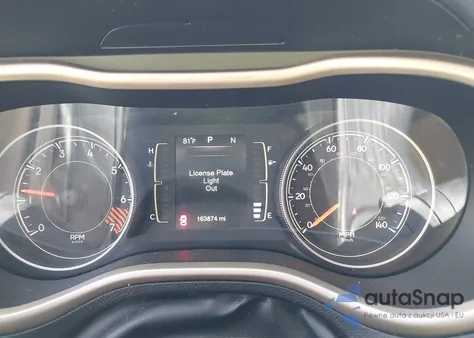 2015 Jeep Cherokee Latitude z USA, uszkodzony, nr VIN 1C4PJMCB7FW745074